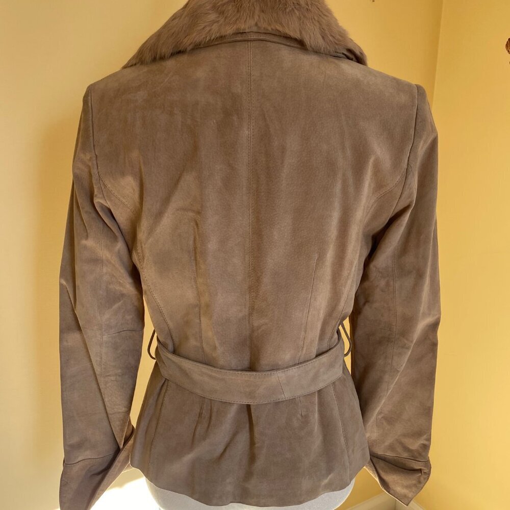 CONTEXT, Gorgeous belted suede jacket, fur collar, cutout details, sz 8. - Picture 4 of 8